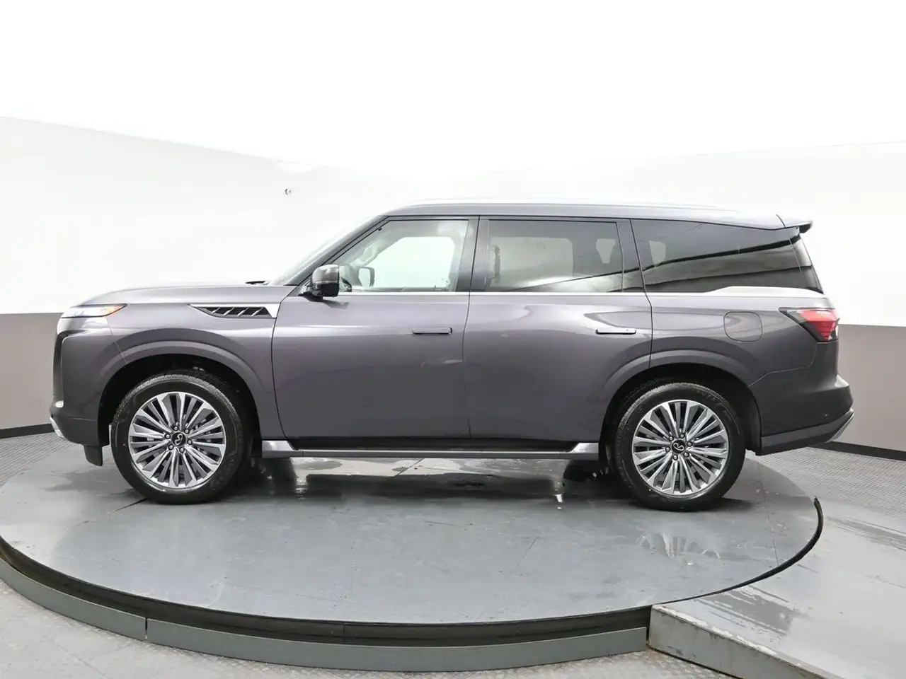 Infiniti QX80 fotografie Infiniti QX80