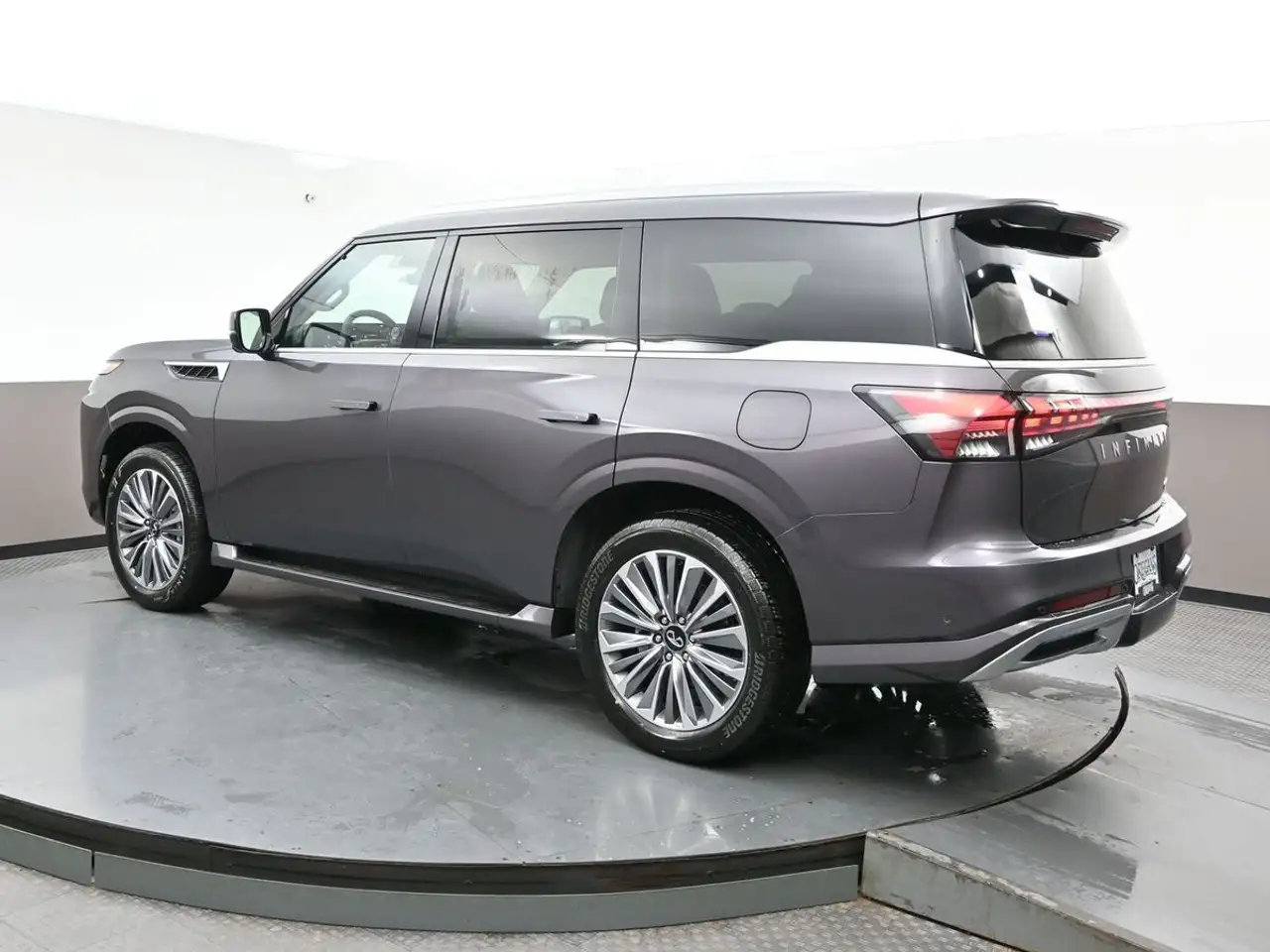 Infiniti QX80 fotografie Infiniti QX80