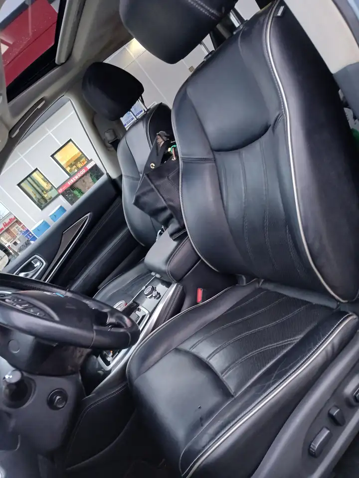 Infiniti QX60 снимка Infiniti QX60