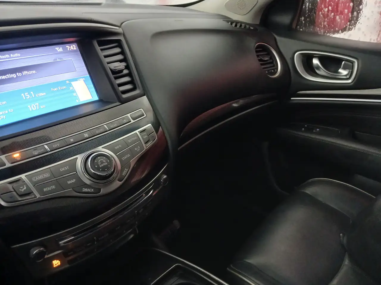 Infiniti QX60 снимка Infiniti QX60