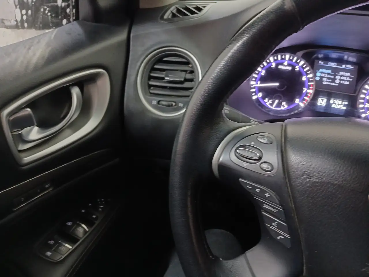 Infiniti QX60 снимка Infiniti QX60