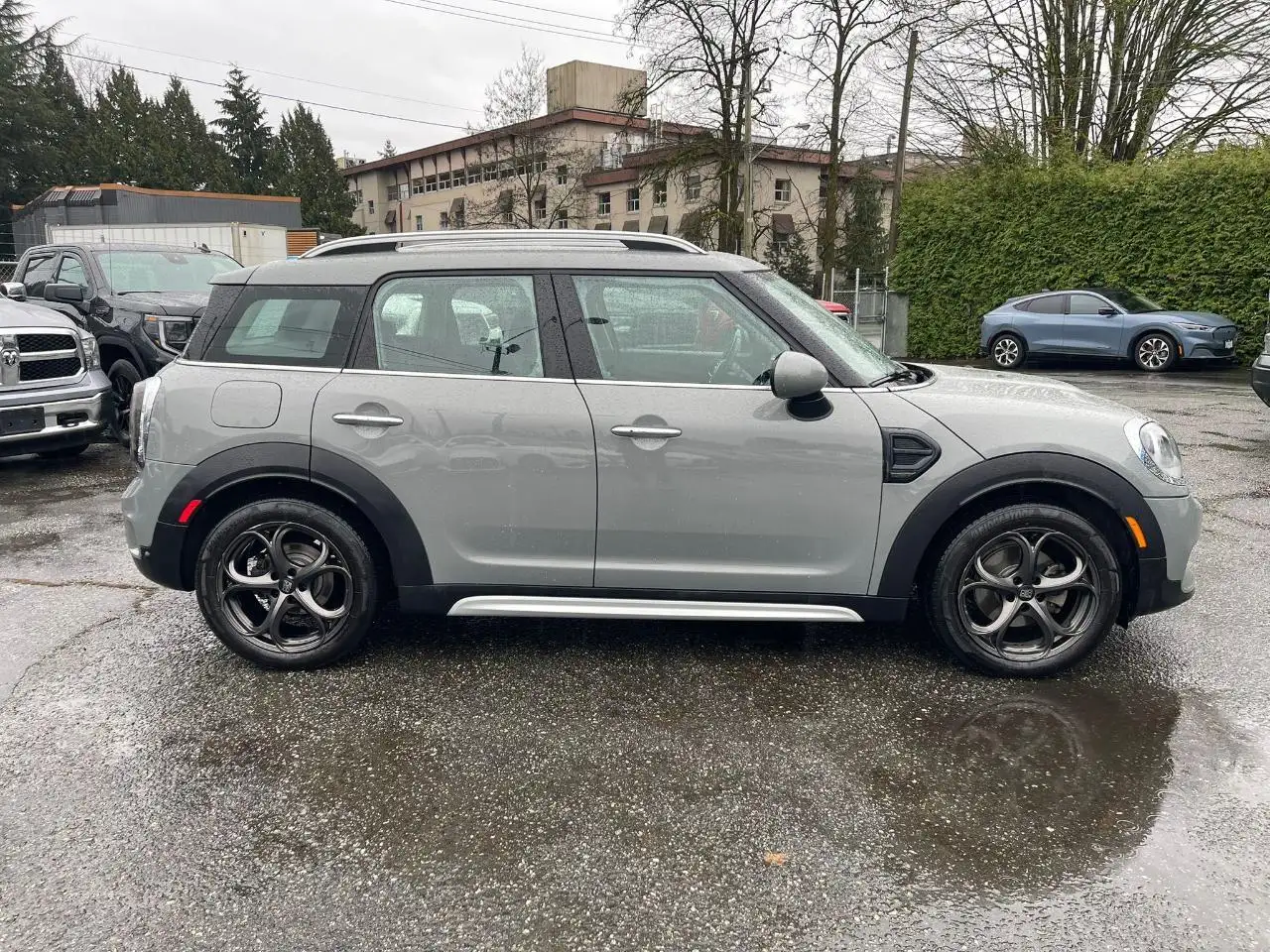 MINI Countryman photo MINI Countryman