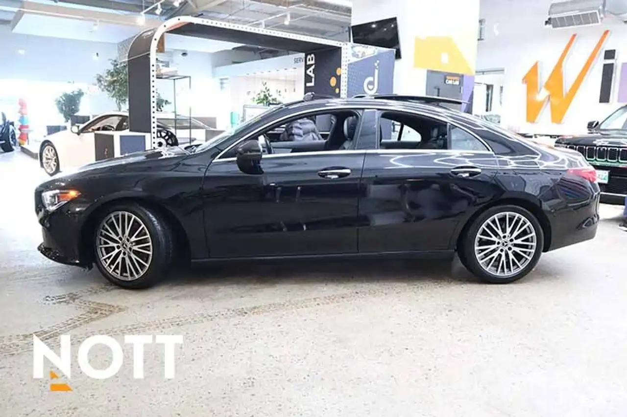 Mercedes-Benz CLA снимка Mercedes-Benz CLA