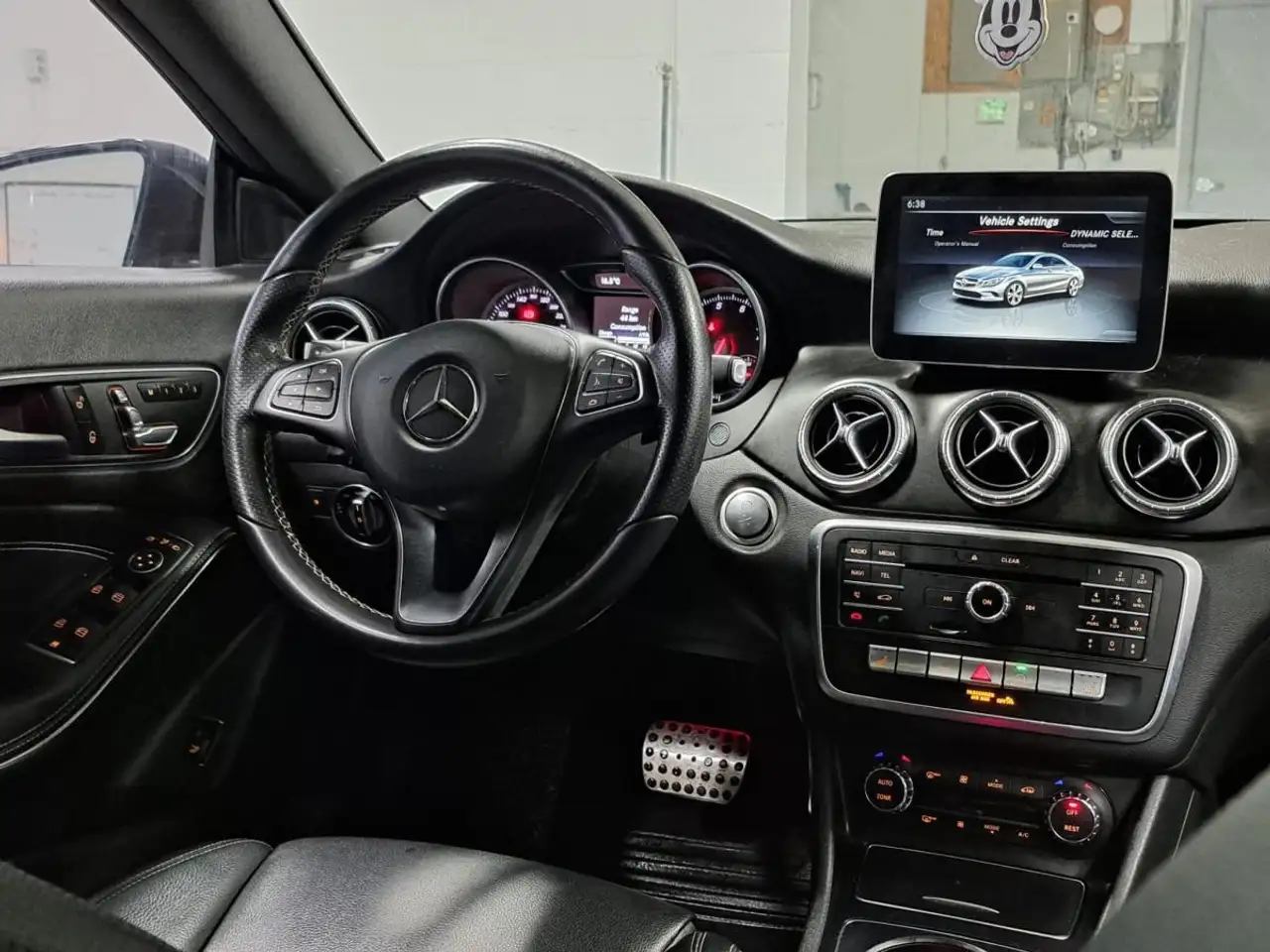 Mercedes-Benz CLA снимка Mercedes-Benz CLA