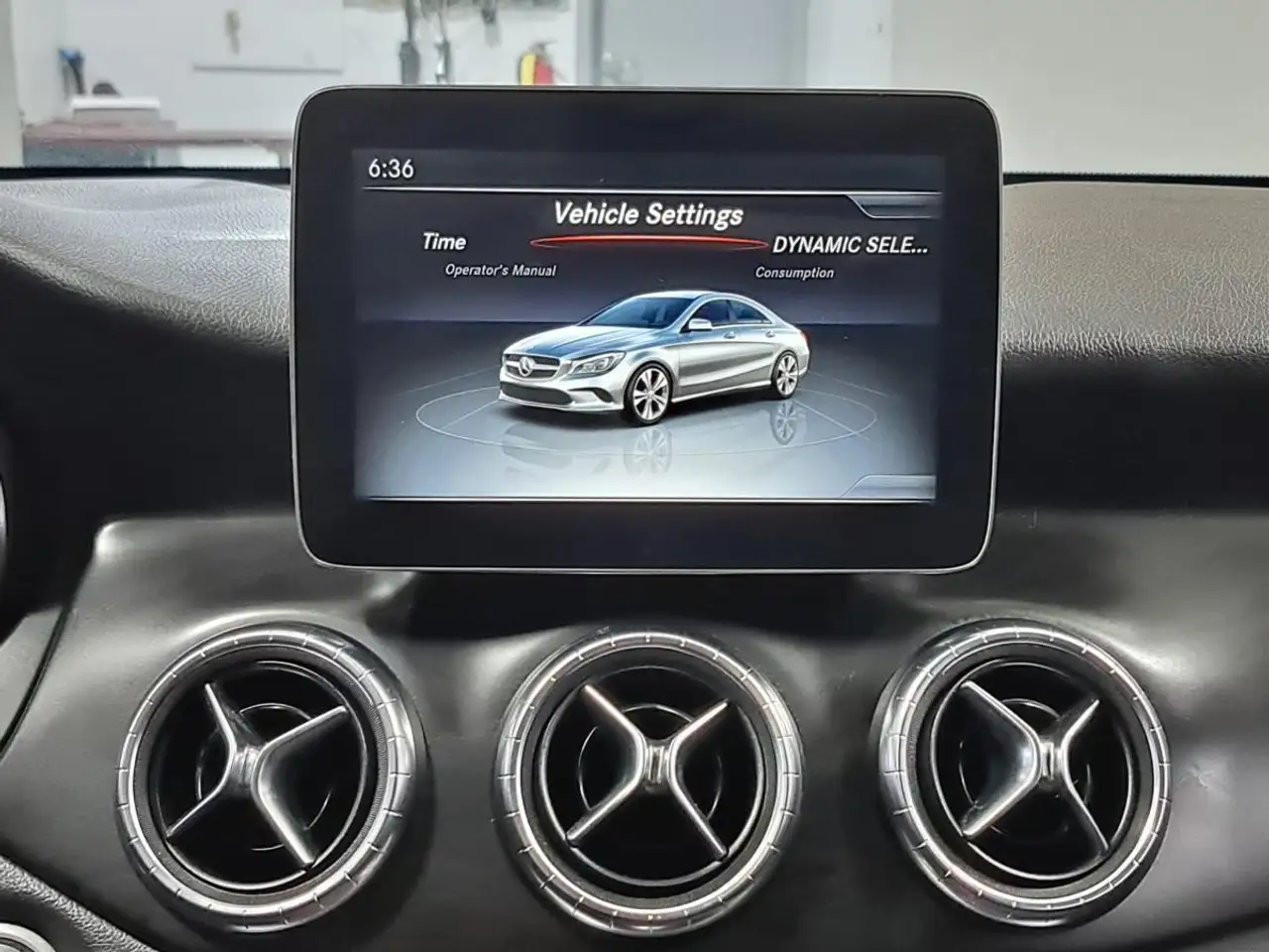 Mercedes-Benz CLA снимка Mercedes-Benz CLA