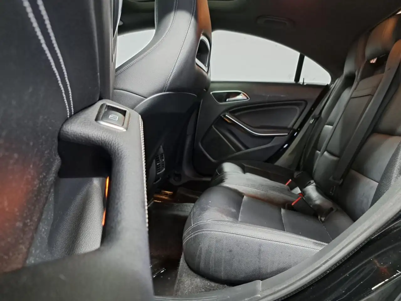 Mercedes-Benz CLA снимка Mercedes-Benz CLA