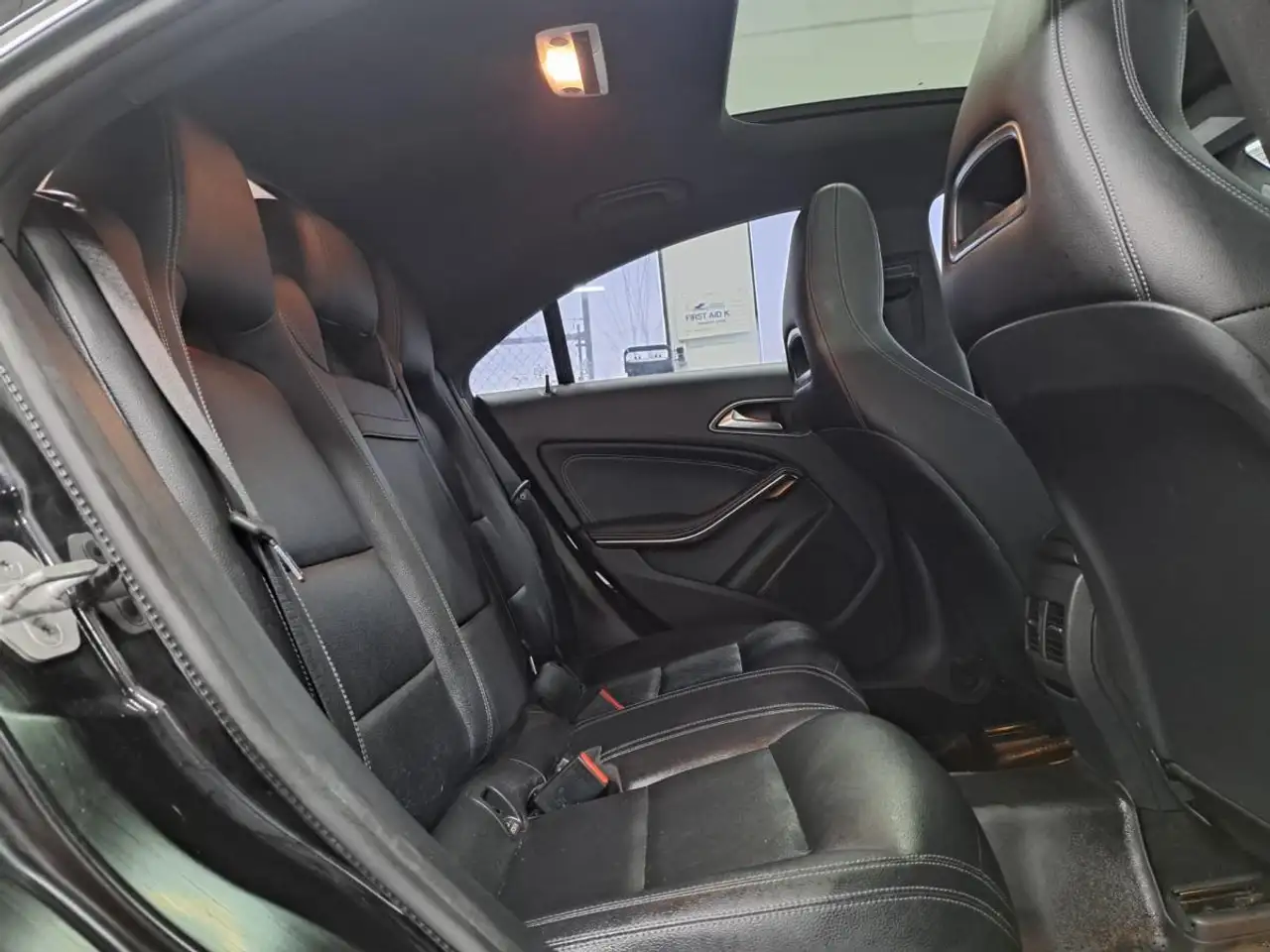 Mercedes-Benz CLA снимка Mercedes-Benz CLA