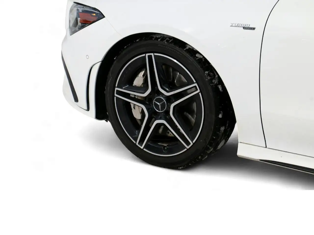 Mercedes-Benz CLA снимка Mercedes-Benz CLA