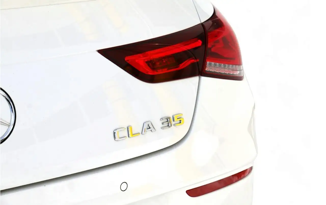 Mercedes-Benz CLA снимка Mercedes-Benz CLA
