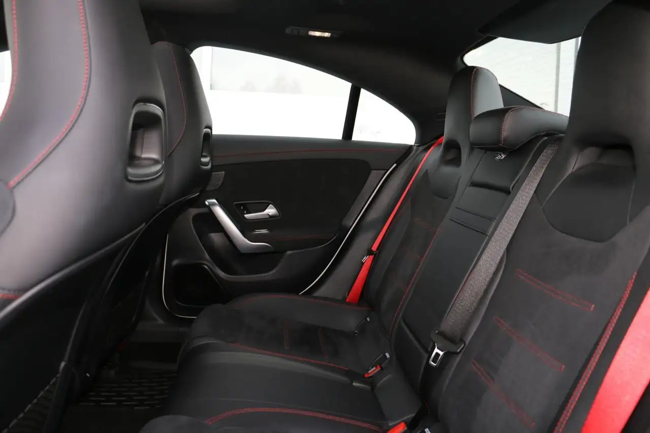 Mercedes-Benz CLA снимка Mercedes-Benz CLA