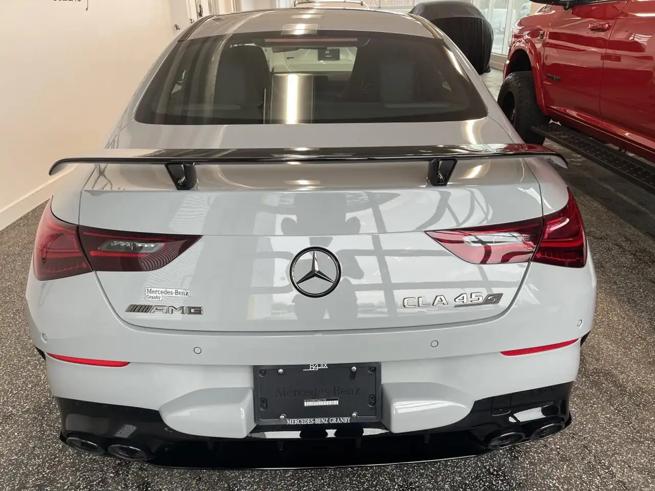 Mercedes-Benz CLA снимка Mercedes-Benz CLA