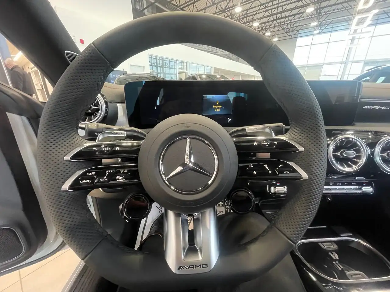 Mercedes-Benz CLA снимка Mercedes-Benz CLA