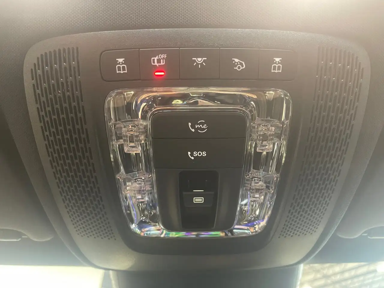 Mercedes-Benz CLA снимка Mercedes-Benz CLA