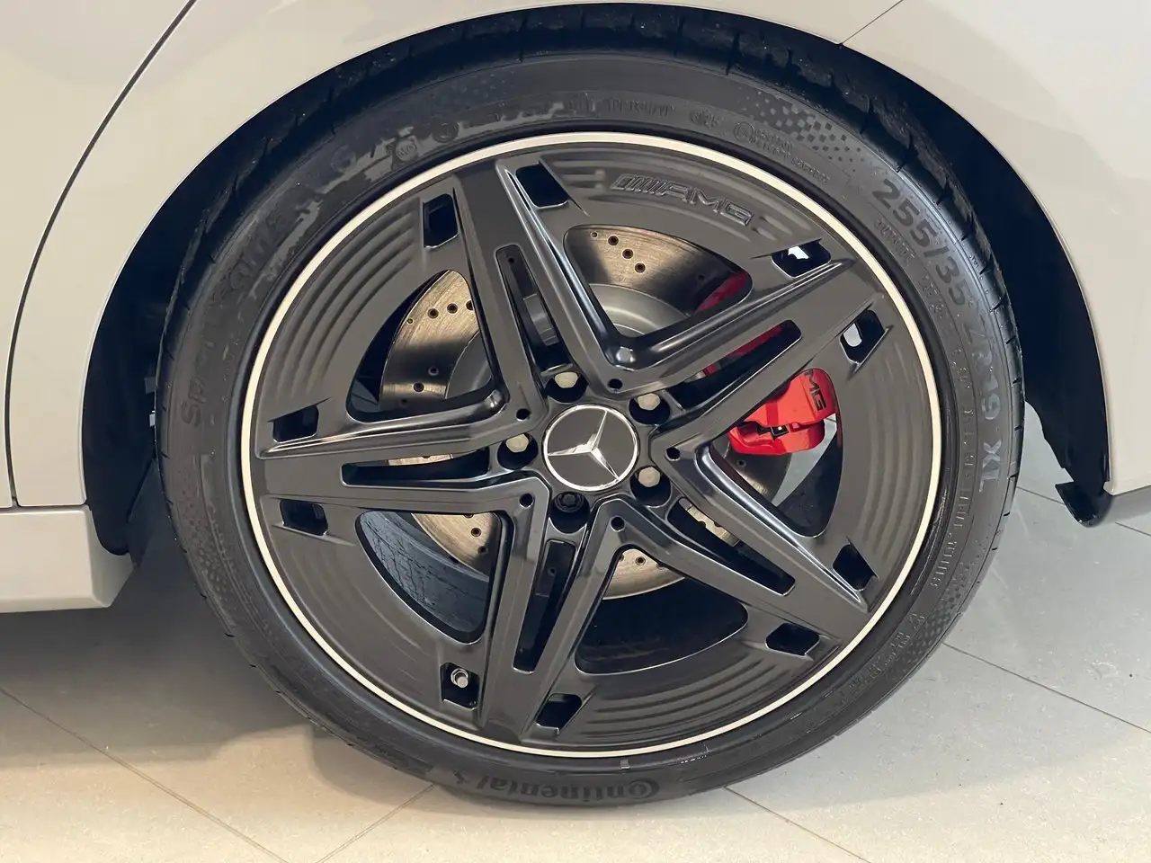Mercedes-Benz CLA снимка Mercedes-Benz CLA
