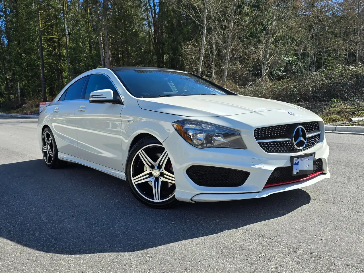 Mercedes-Benz CLA снимка Mercedes-Benz CLA