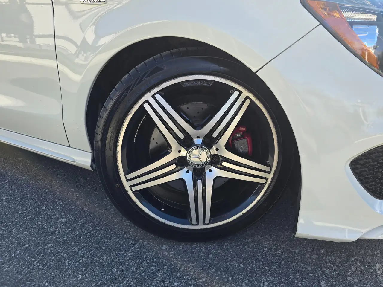 Mercedes-Benz CLA снимка Mercedes-Benz CLA