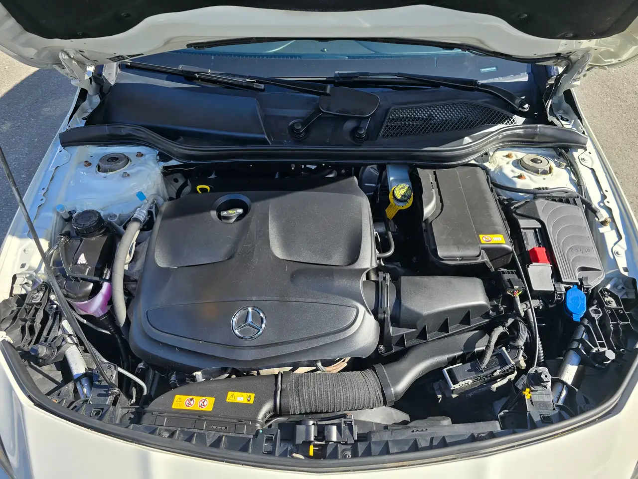 Mercedes-Benz CLA снимка Mercedes-Benz CLA