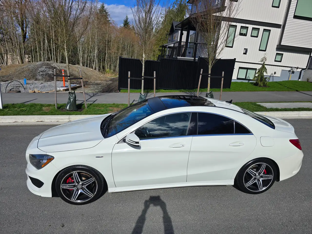 Mercedes-Benz CLA снимка Mercedes-Benz CLA