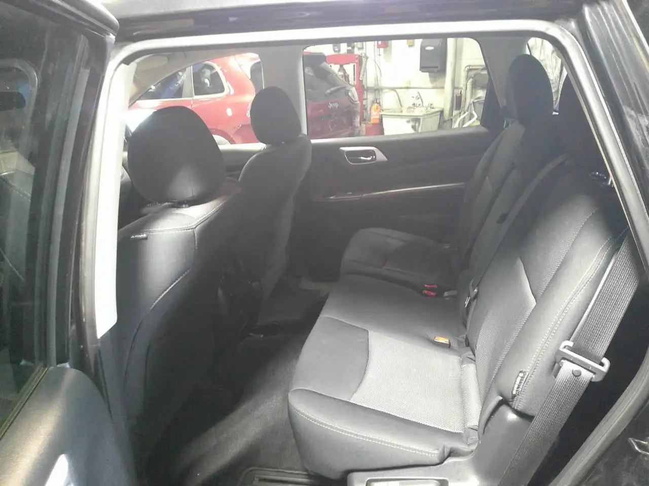 Nissan Pathfinder photo Nissan Pathfinder