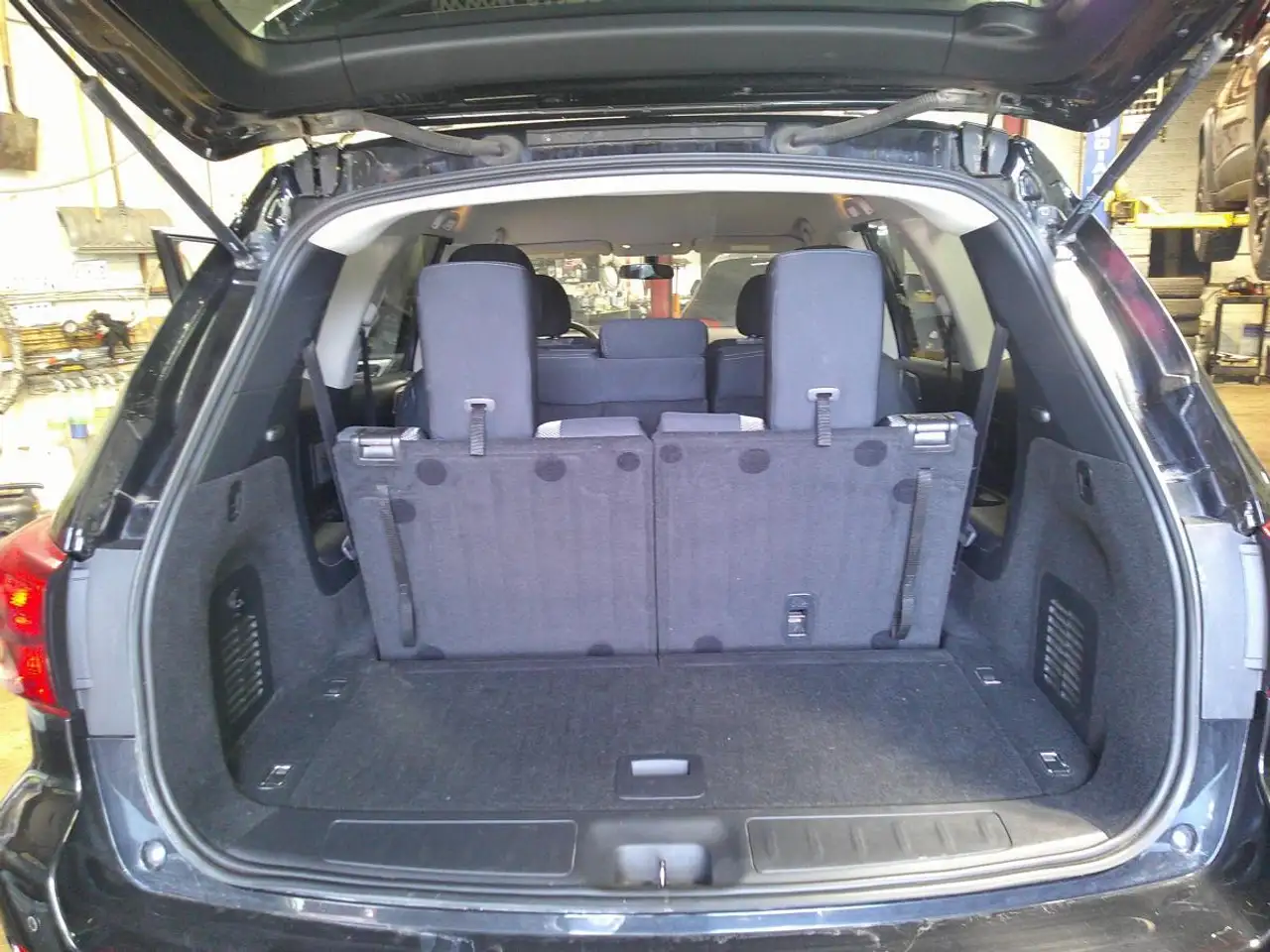 Nissan Pathfinder photo Nissan Pathfinder