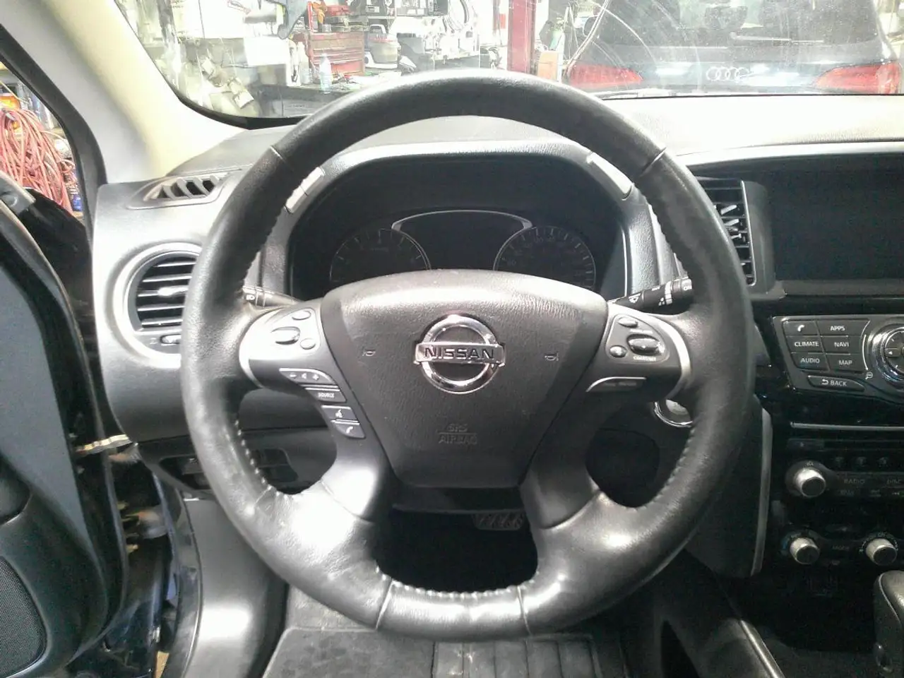 Nissan Pathfinder photo Nissan Pathfinder