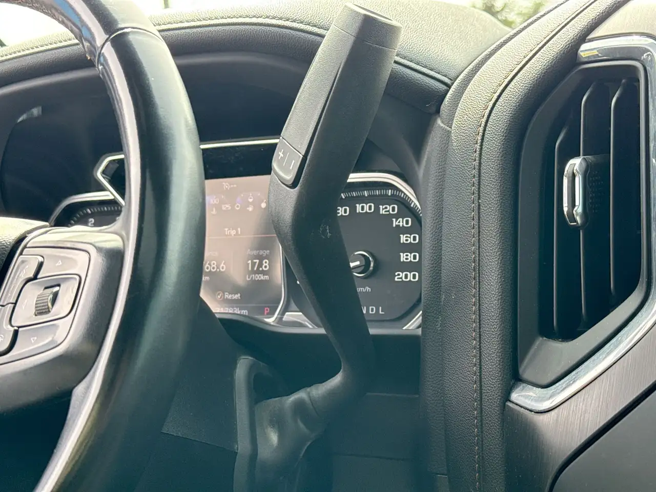 GMC Sierra 2500HD снимка GMC Sierra 2500HD