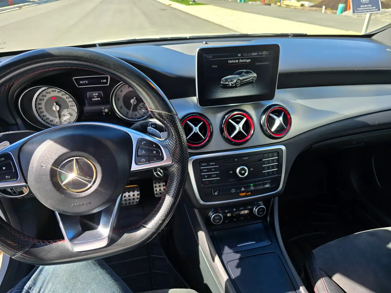 Mercedes-Benz CLA снимка Mercedes-Benz CLA