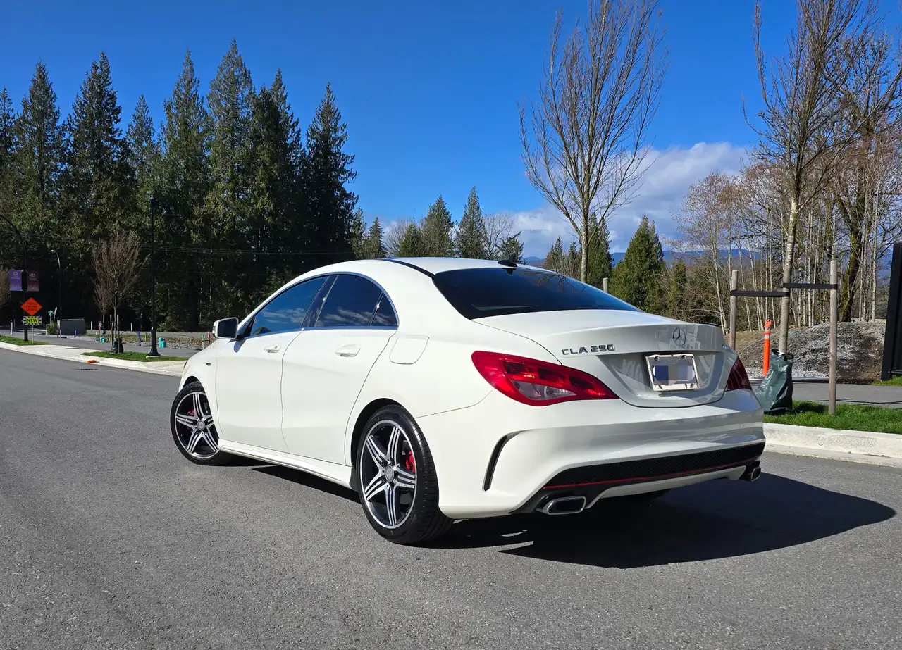 Mercedes-Benz CLA снимка Mercedes-Benz CLA