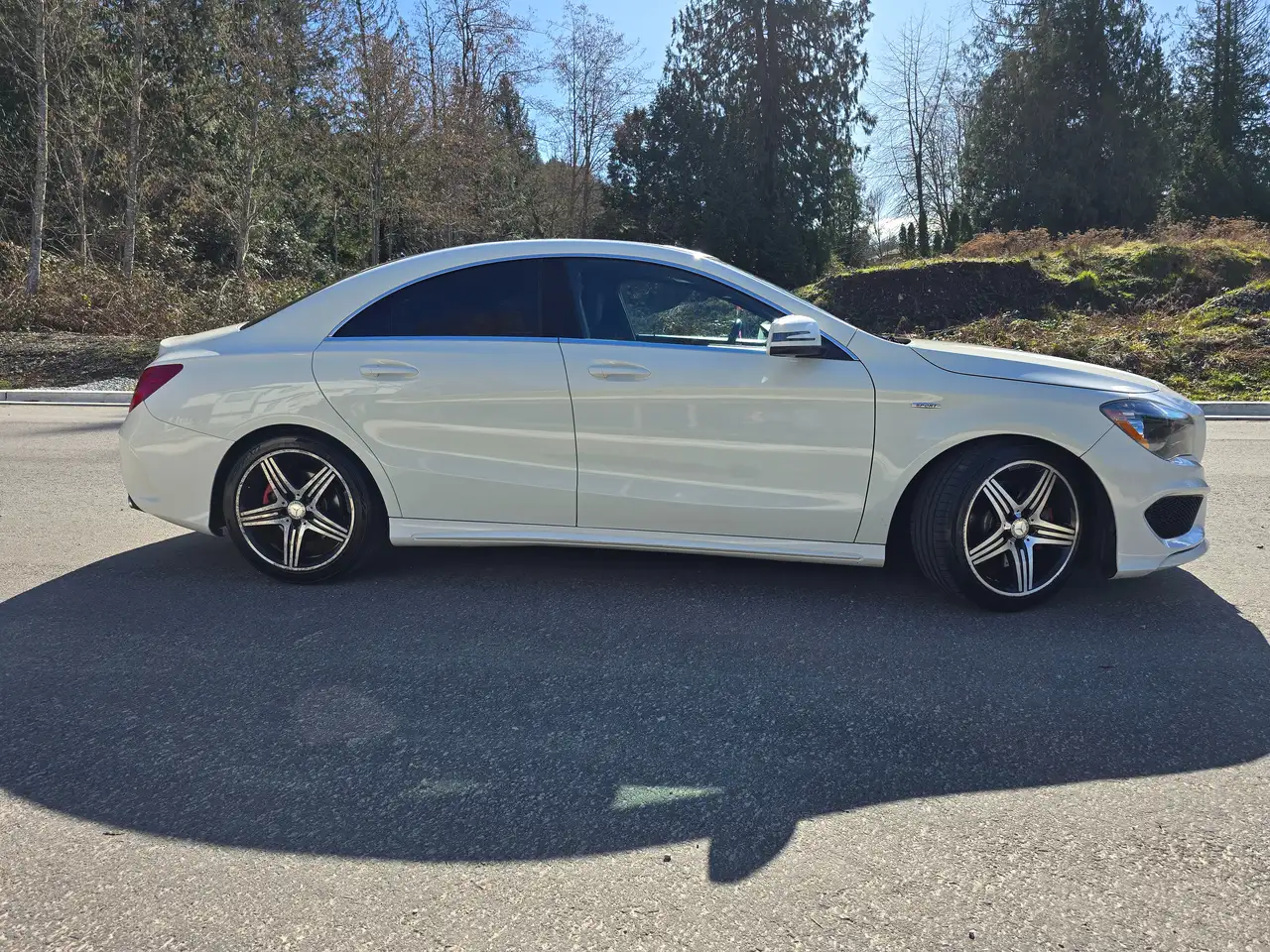 Mercedes-Benz CLA снимка Mercedes-Benz CLA