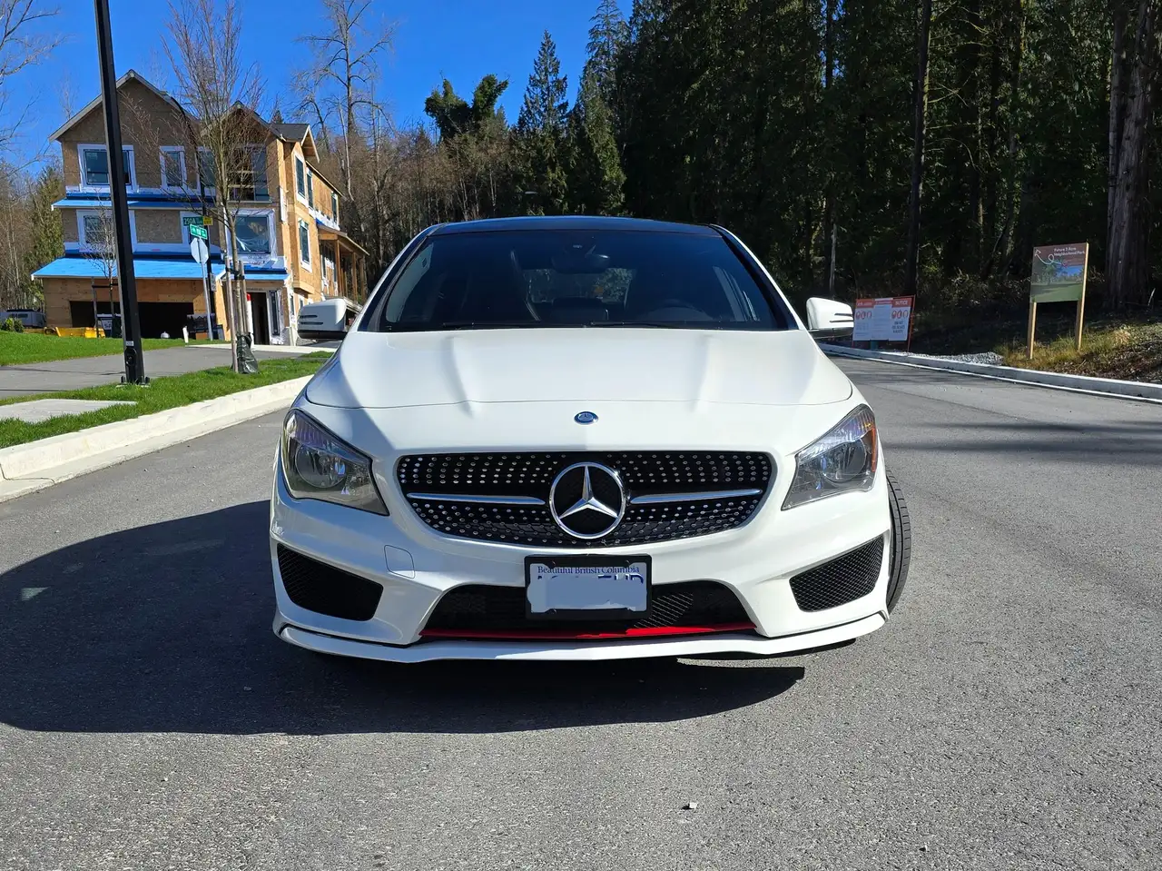 Mercedes-Benz CLA снимка Mercedes-Benz CLA