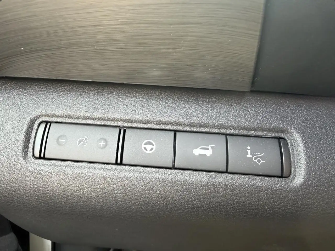 Nissan Pathfinder снимка Nissan Pathfinder