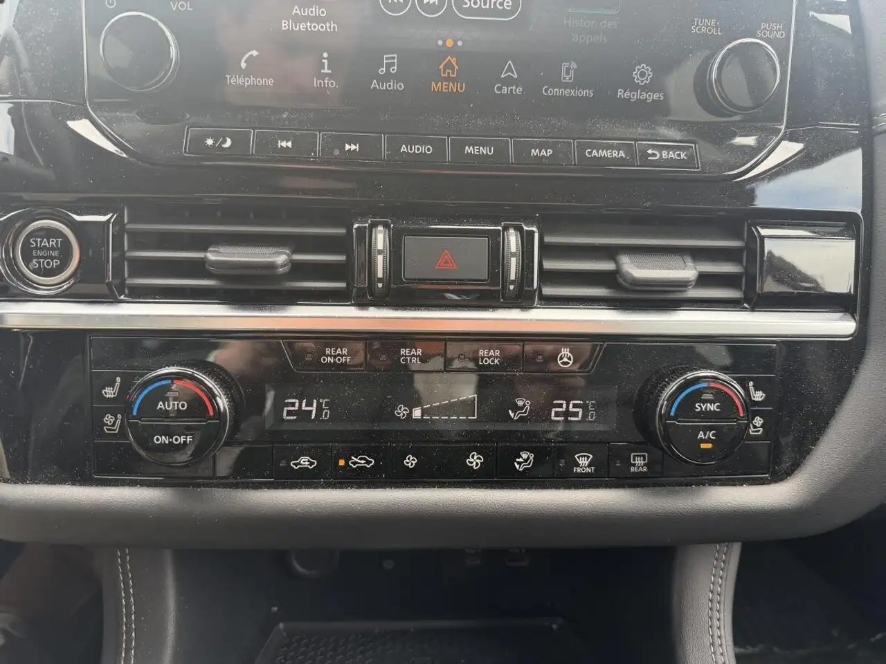 Nissan Pathfinder снимка Nissan Pathfinder