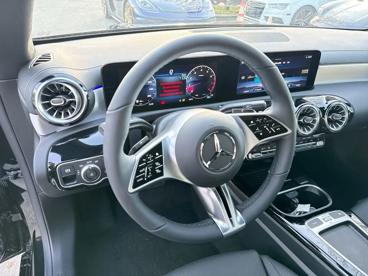 Mercedes-Benz CLA снимка Mercedes-Benz CLA