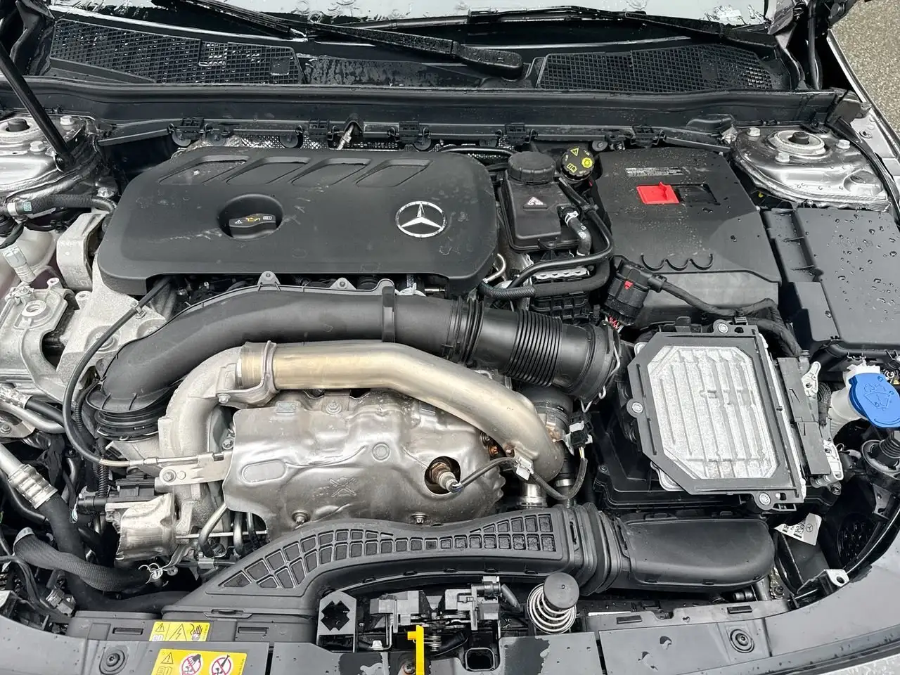 Mercedes-Benz CLA снимка Mercedes-Benz CLA