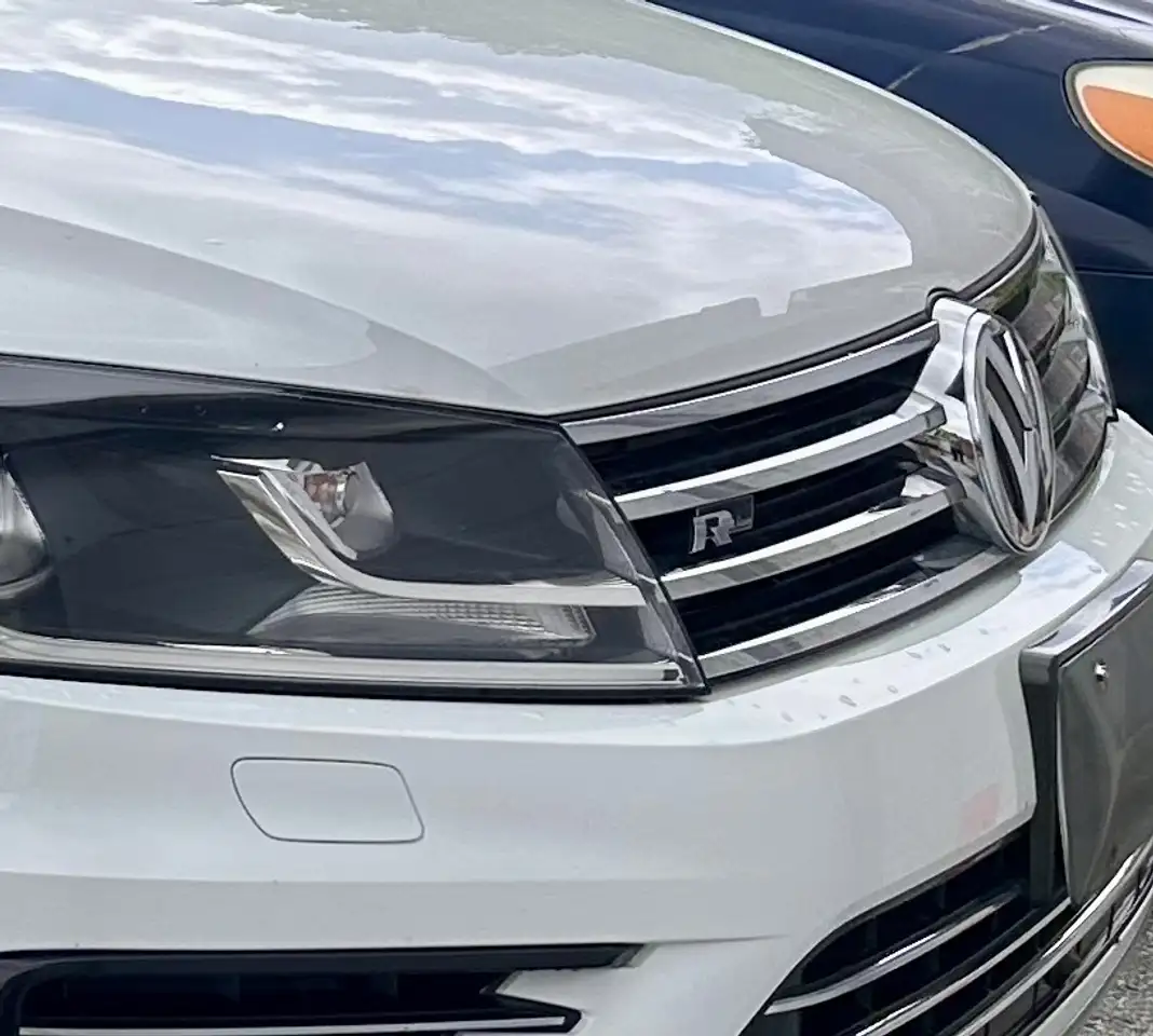 Volkswagen Touareg photo Volkswagen Touareg