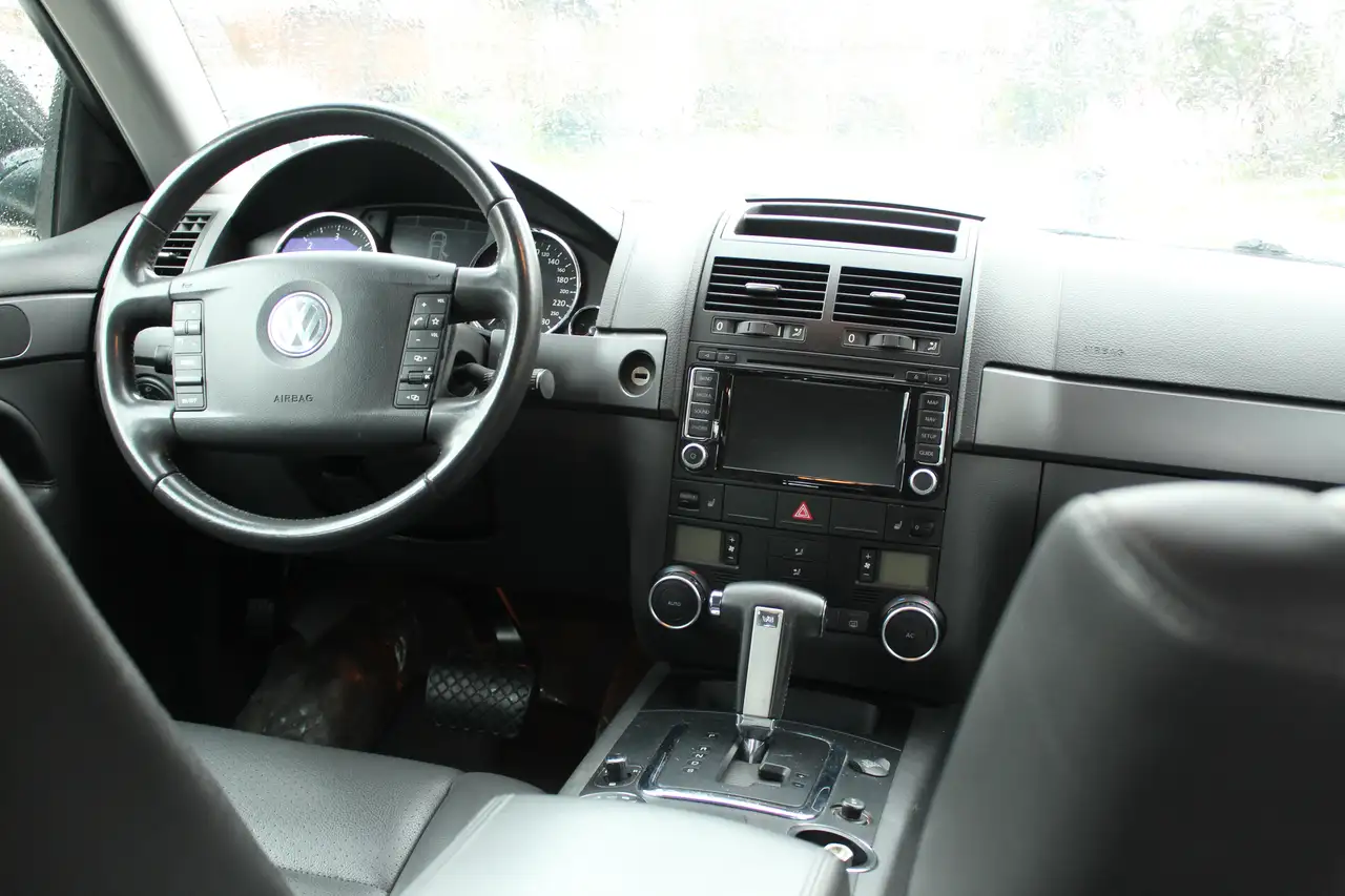 Volkswagen Touareg снимка Volkswagen Touareg