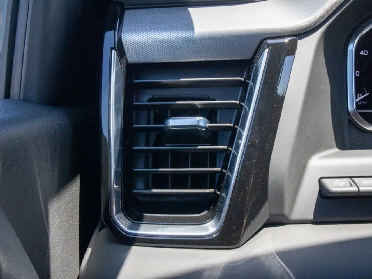 GMC Sierra 2500HD снимка GMC Sierra 2500HD