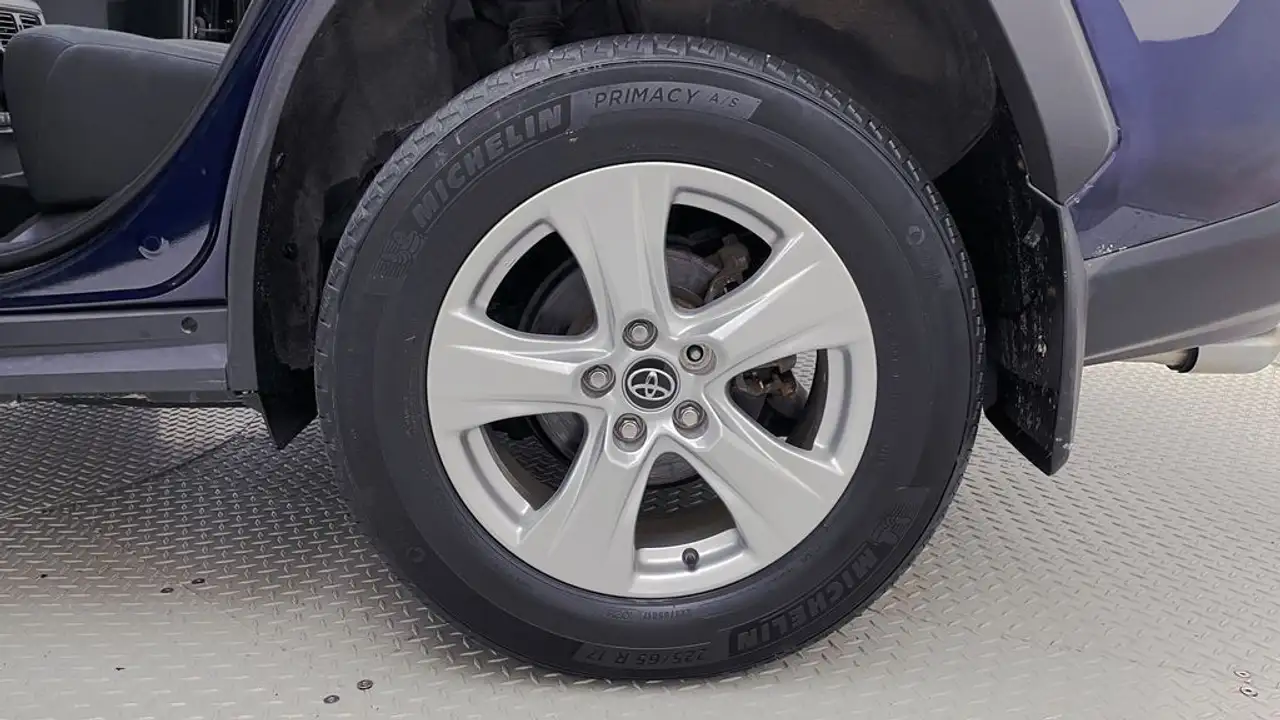 Toyota RAV 4 снимка Toyota RAV 4