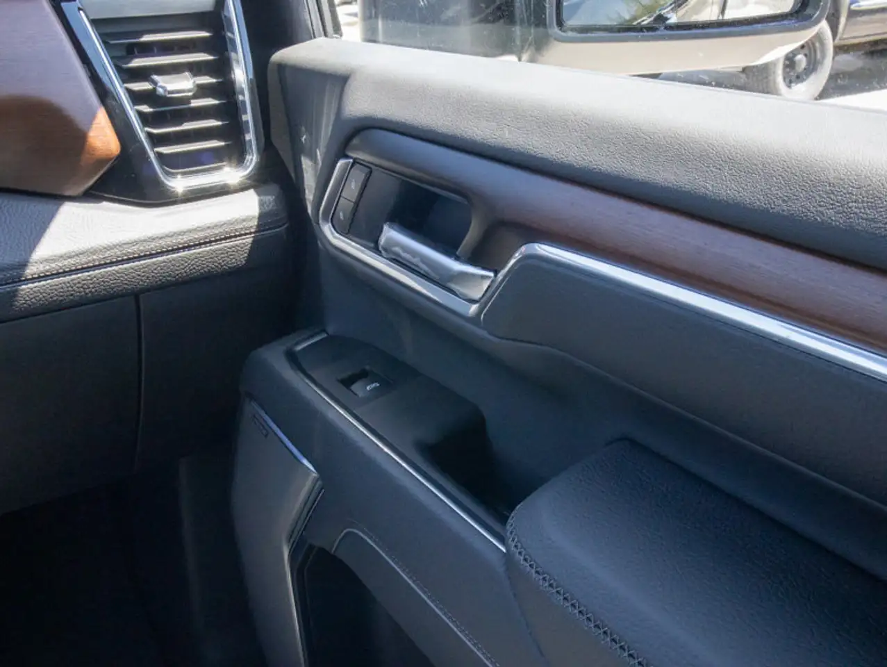 GMC Sierra 2500HD снимка GMC Sierra 2500HD