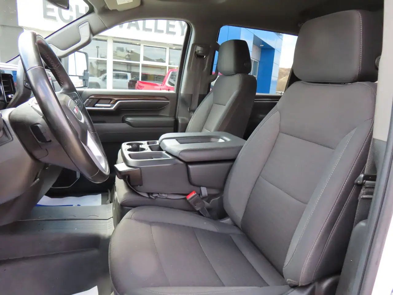 GMC Sierra 2500HD снимка GMC Sierra 2500HD