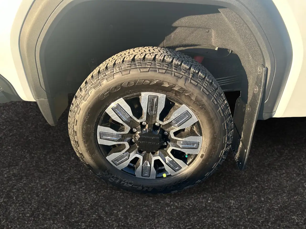 GMC Sierra 2500HD снимка GMC Sierra 2500HD
