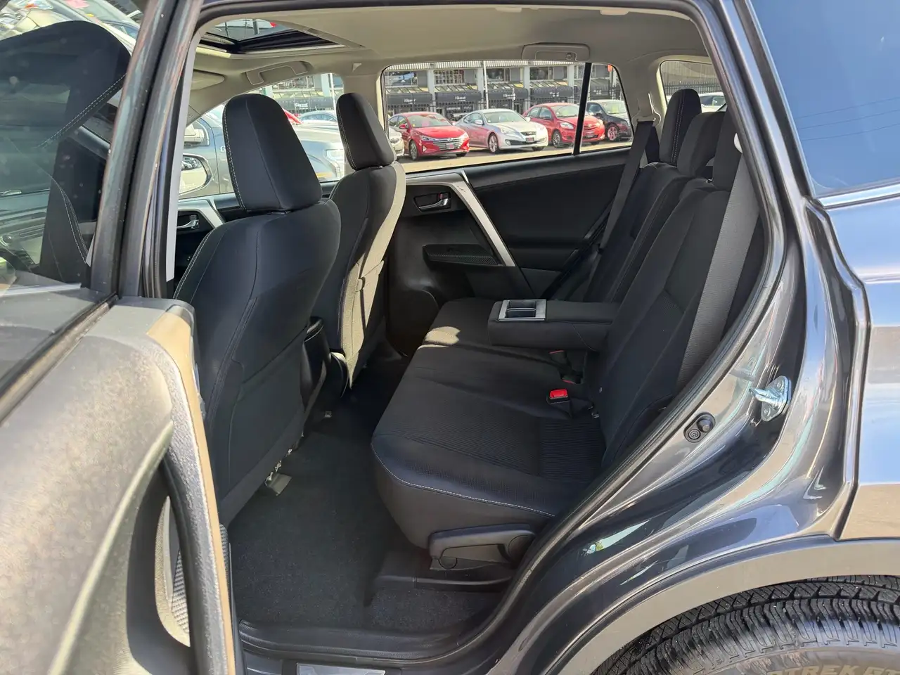 Toyota RAV 4 снимка Toyota RAV 4