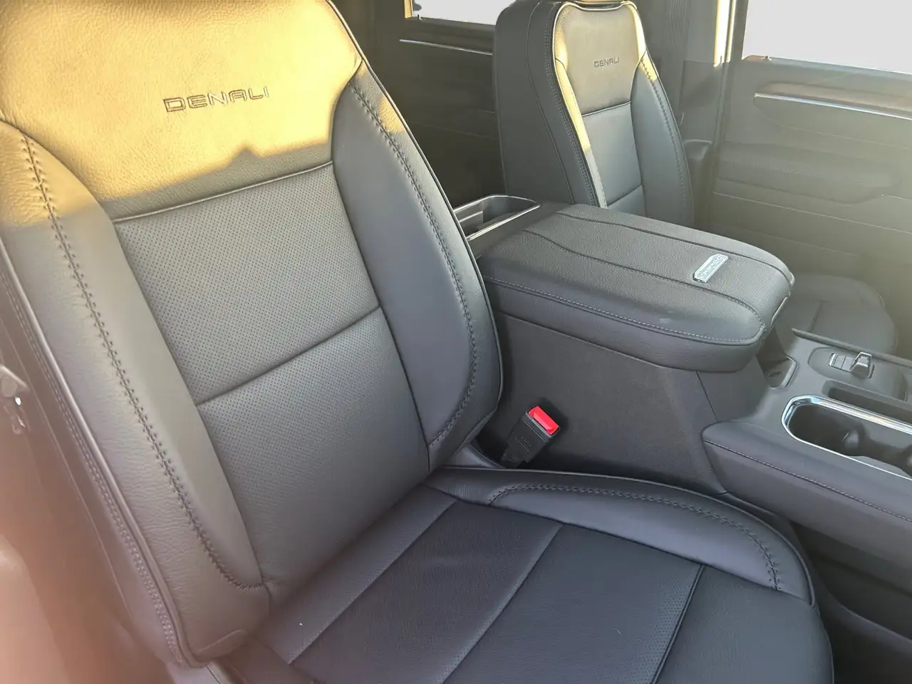 GMC Sierra 2500HD снимка GMC Sierra 2500HD