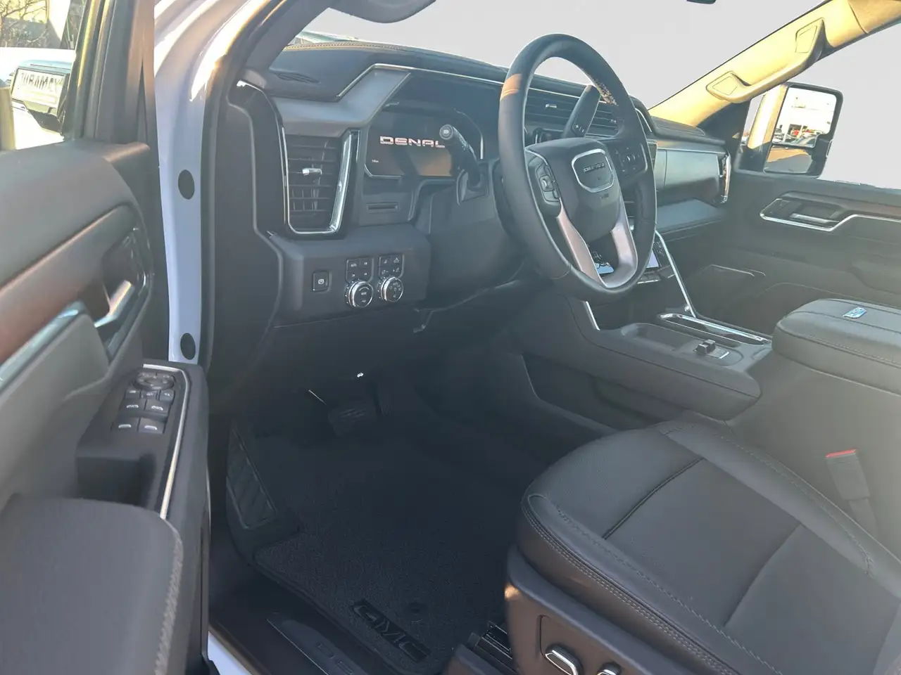 GMC Sierra 2500HD снимка GMC Sierra 2500HD