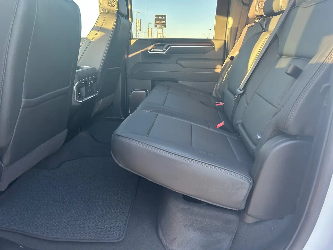 GMC Sierra 2500HD снимка GMC Sierra 2500HD