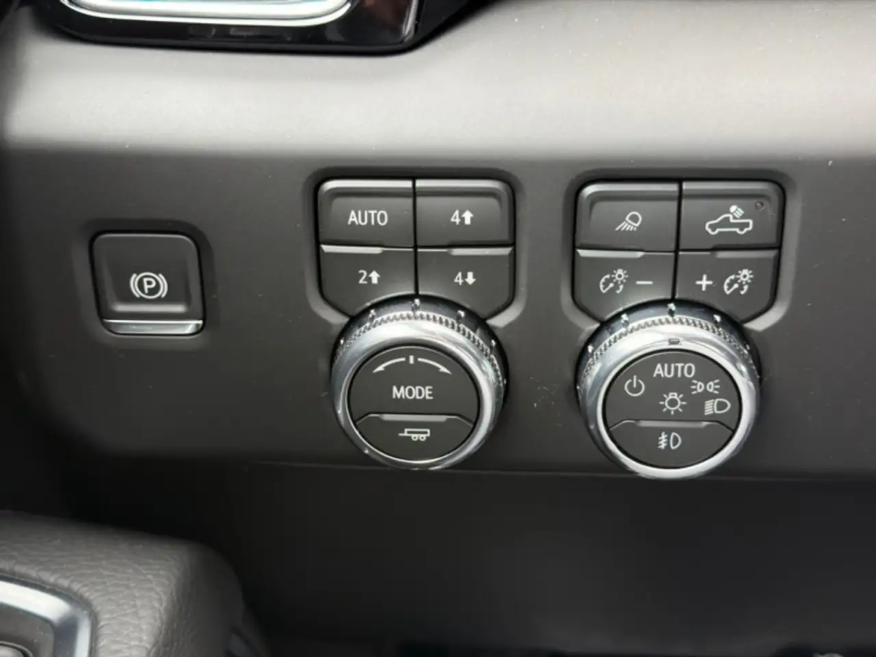 GMC Sierra 2500HD снимка GMC Sierra 2500HD