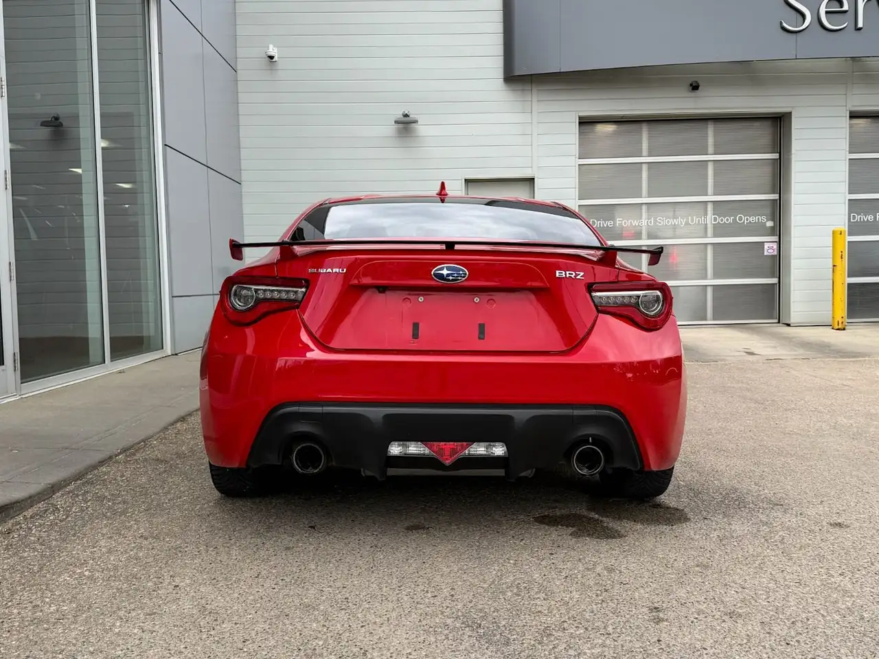 Subaru BRZ снимка Subaru BRZ