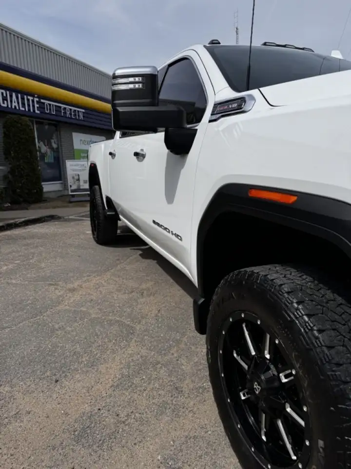 GMC Sierra 2500HD снимка GMC Sierra 2500HD