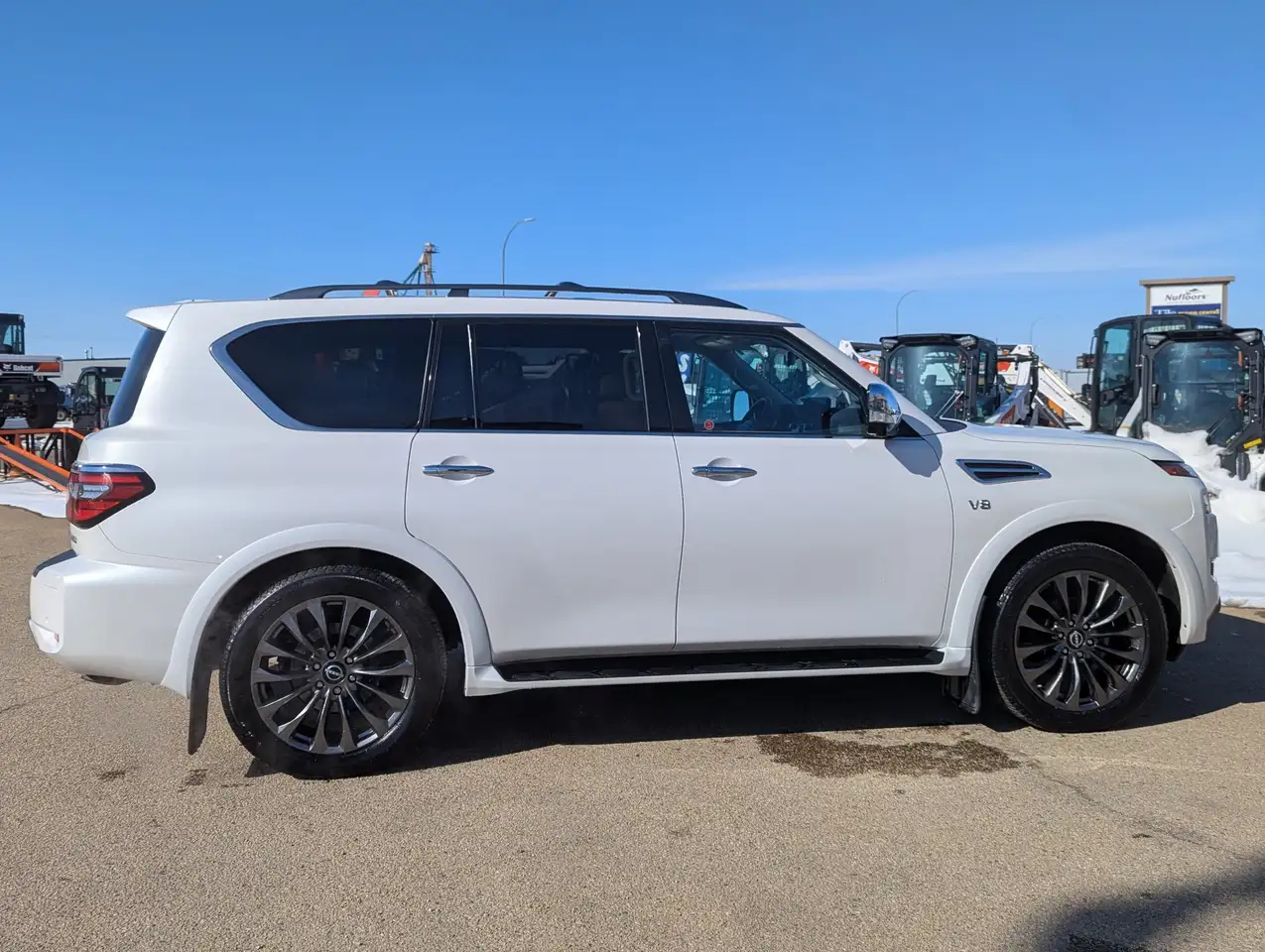 Nissan Armada снимка Nissan Armada