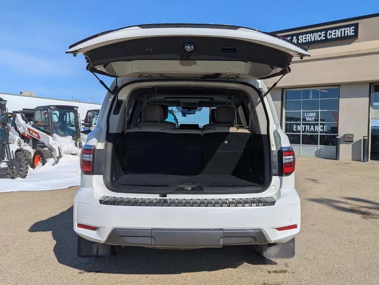 Nissan Armada снимка Nissan Armada